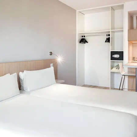Hotel Barcelona Sant Cugat 4*